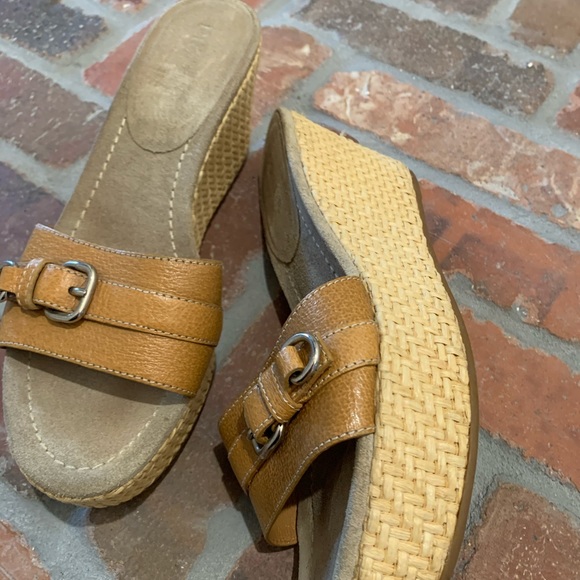 Prada platform straw wicker tan slides sandals - Picture 4 of 11